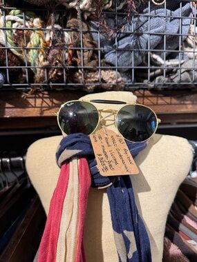 Ray-Ban Gold Frame Sunglasses with Dark Green Lenses